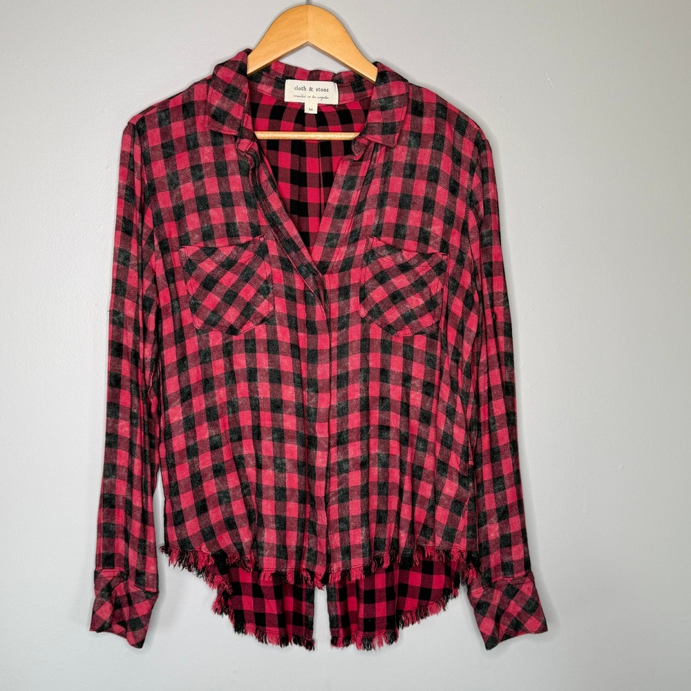 Cloth & Stone Red Black Plaid Buffalo Check Distressed Frayed Flannel Shirt M